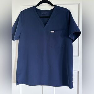 FIGS Catarina One-Pocket Scrub Top